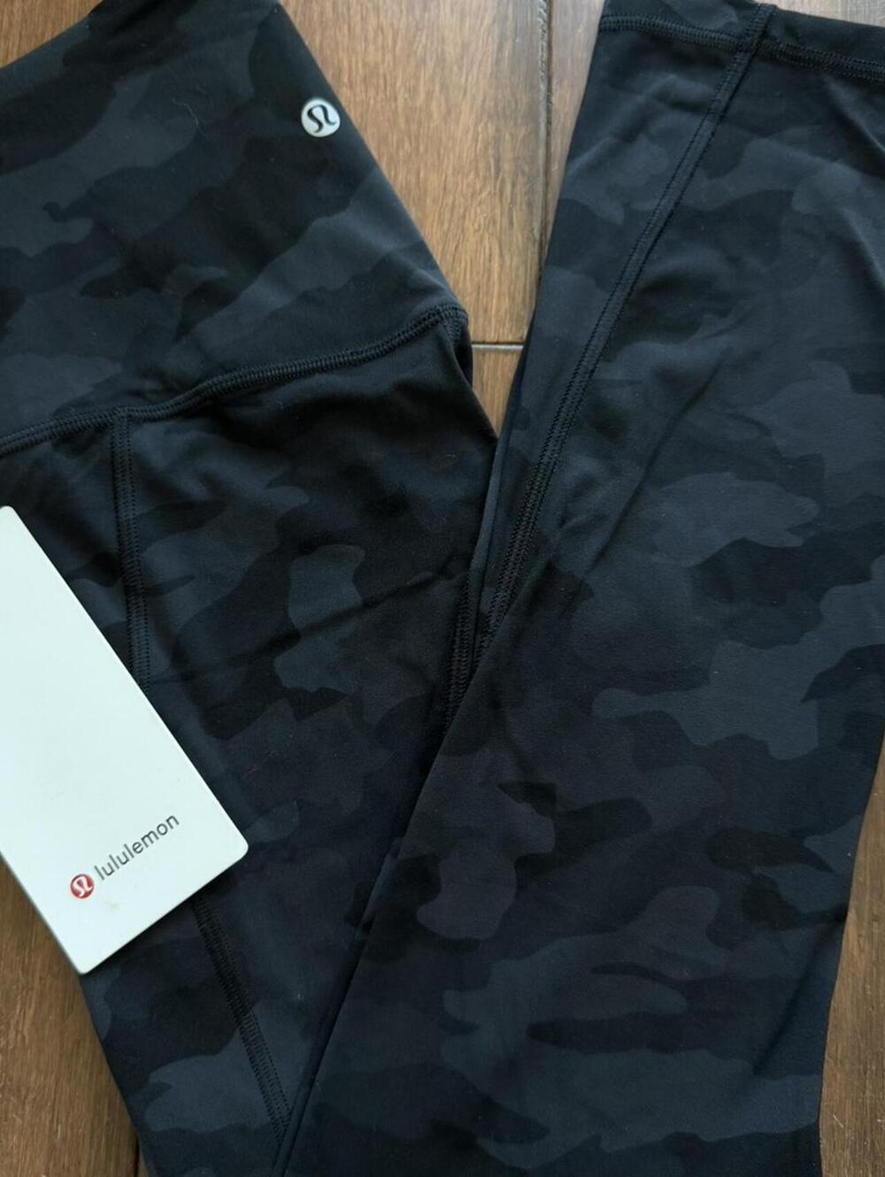 Lululemon Women's Black and Multi Legging